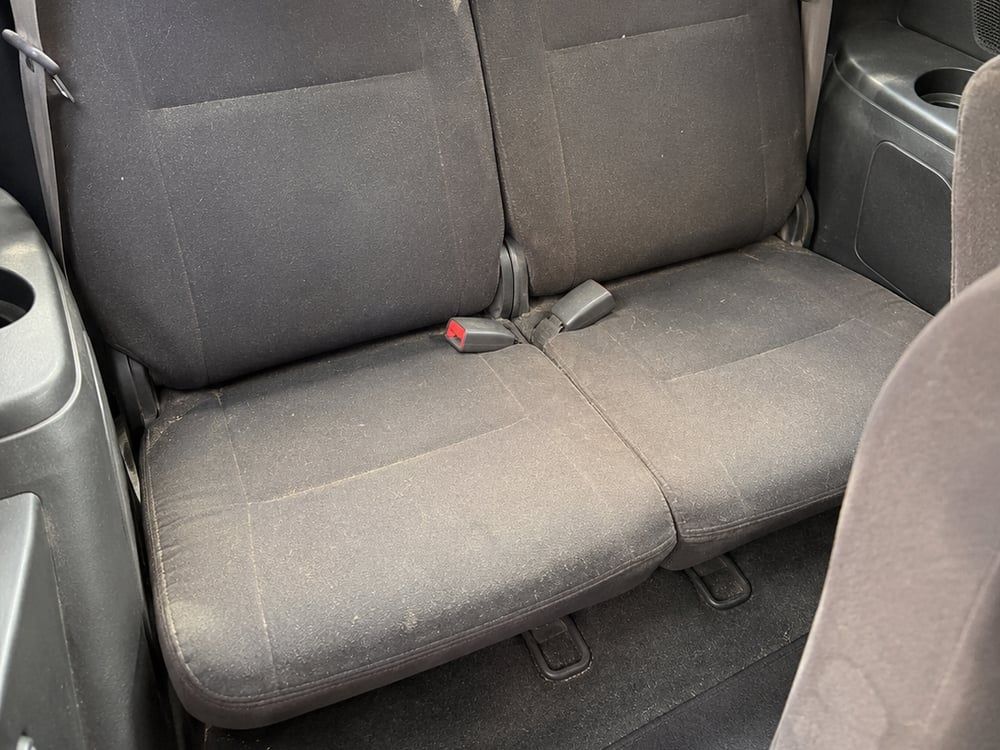 7-seater MPV rear row — dusty & musty smell